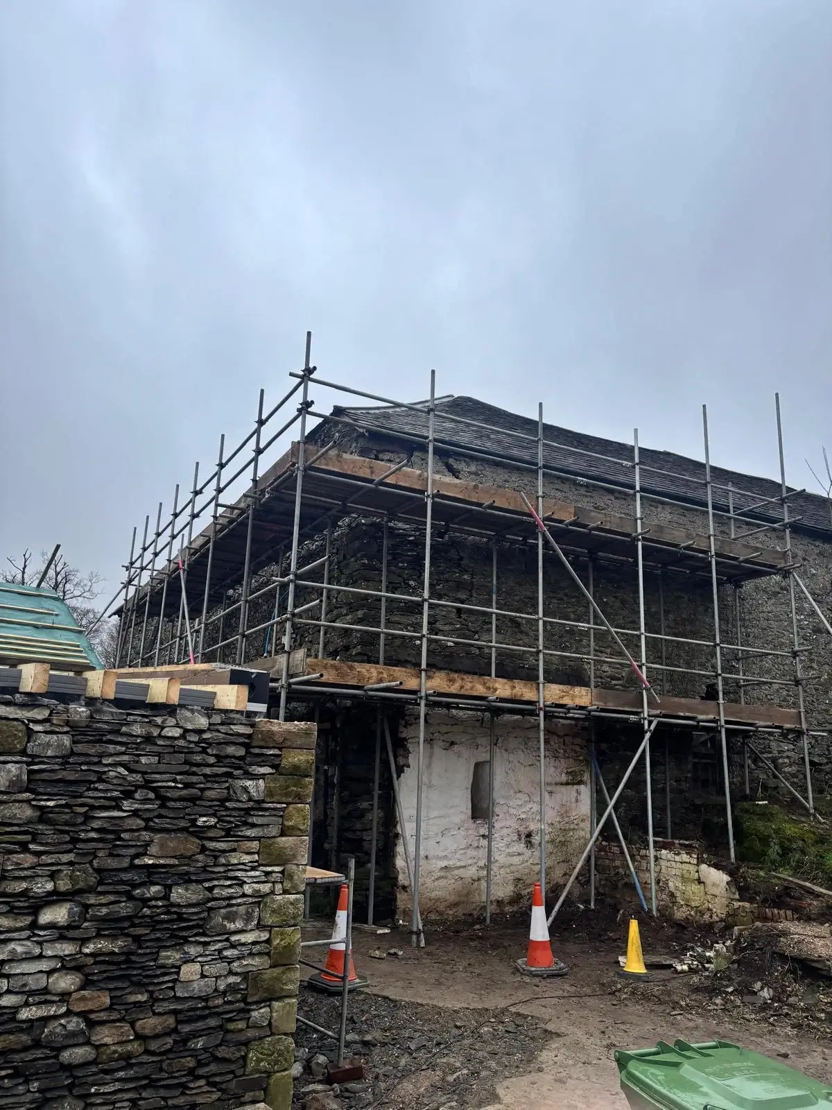Commercial scaffolding on Langdale Hotel and Spa for renovation in Great Langdale